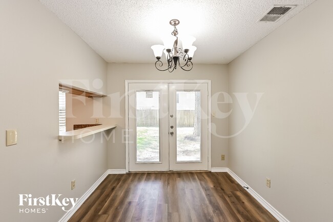 Photo - 70 Timberspire Ln