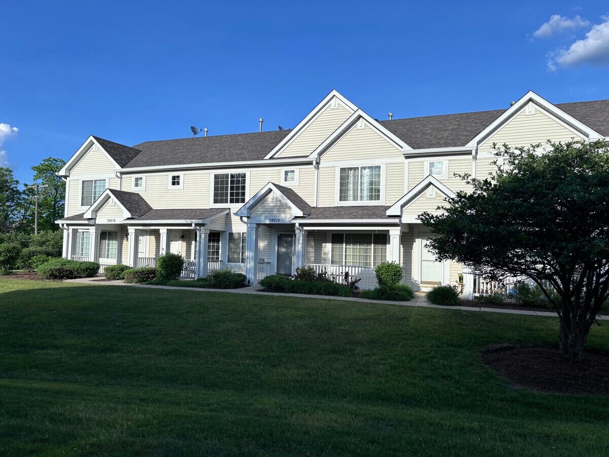 Photo - 39715 Warren Ln Townhome