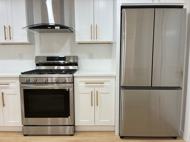 Kitchen - 716 11TH St Unit 1