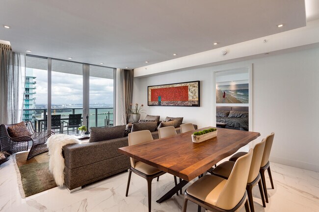 Photo - 488 NE 18th St Unidad 4711