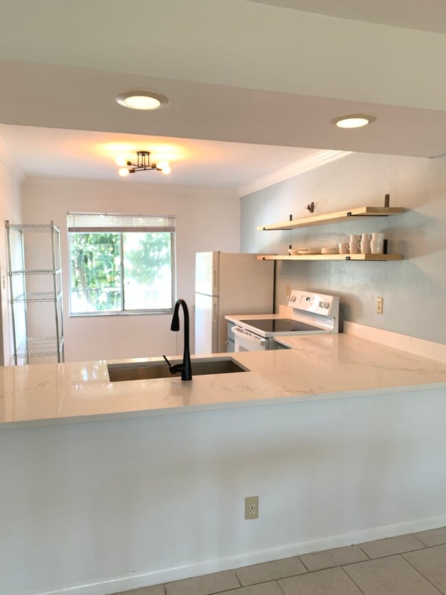 Building Photo - 118 Palm Dr Unit 16 Rental