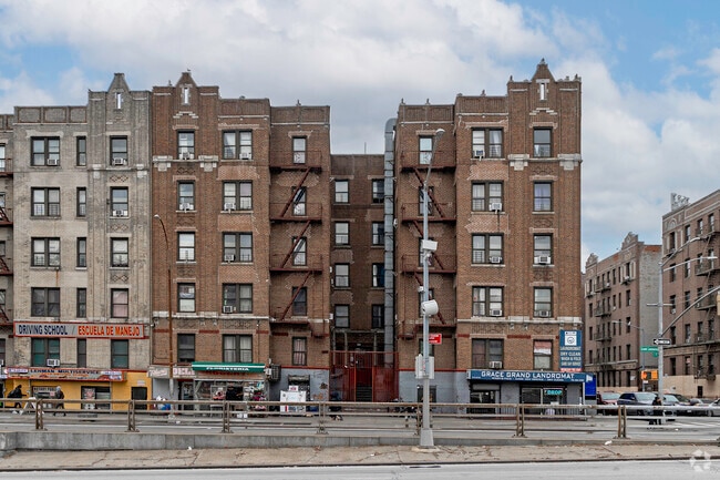 Photo - 2565 Grand Concourse