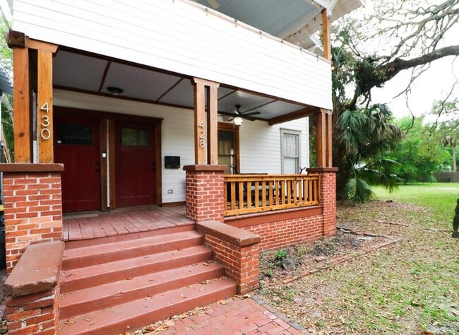 Photo - 430 E 2nd St