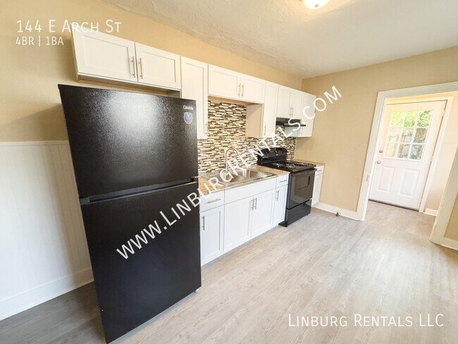 Photo - 144 Arch St House