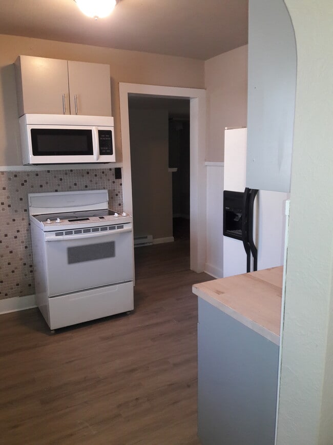 Photo - 402 Henry St