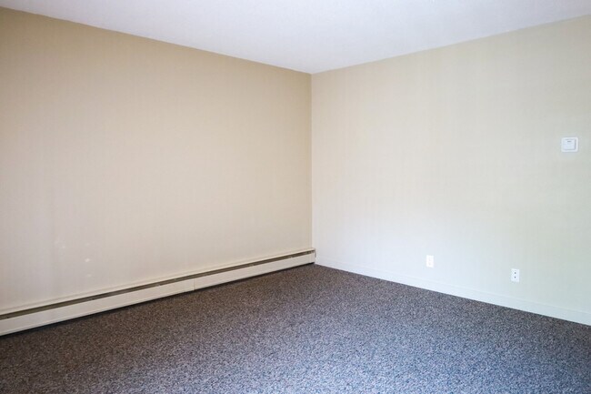 Photo - Mount Royal 17th