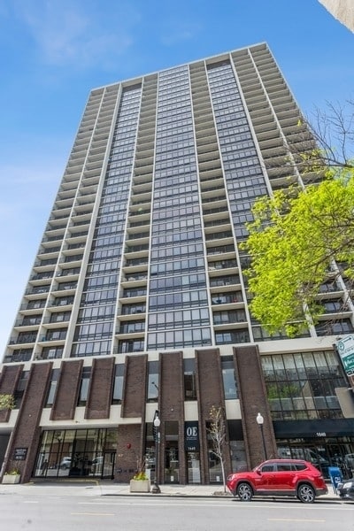 Building Photo - 1636 N Wells St Unit 609 Rental