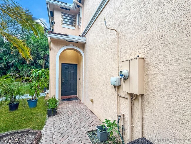 4528 Thornwood Cir