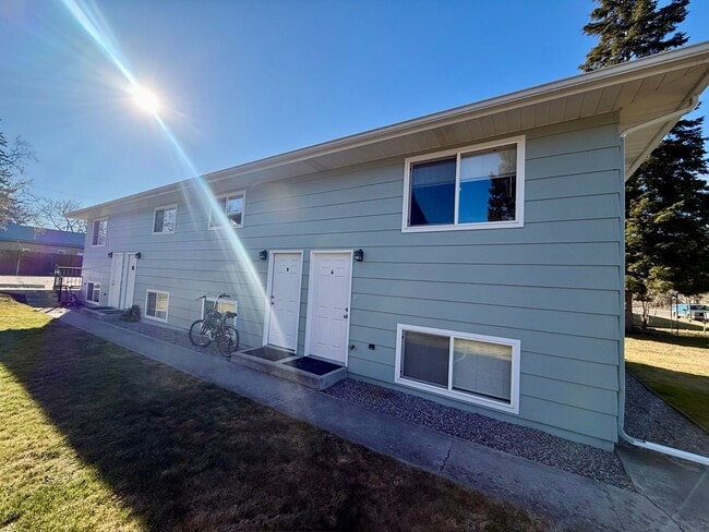 Building Photo - 1837 S 8th St W Unit C