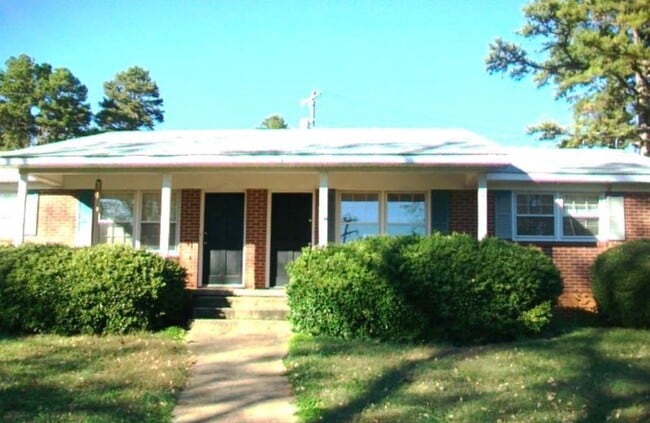 Photo - 305 Pelham Creek Dr House