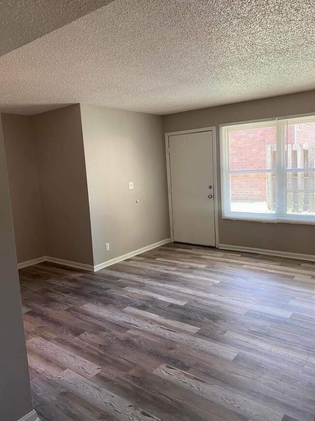 Living Room - 1618 S 14th St Unit 2