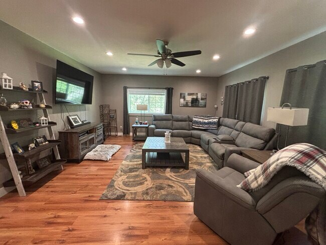 Photo - 5430 Whitney Ct