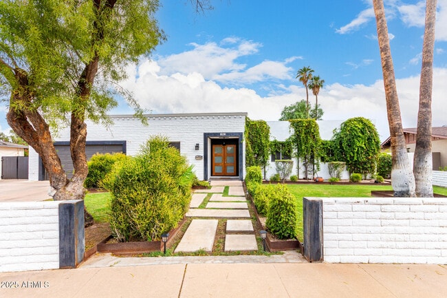 Building Photo - 1963 E Loma Vista Dr Rental