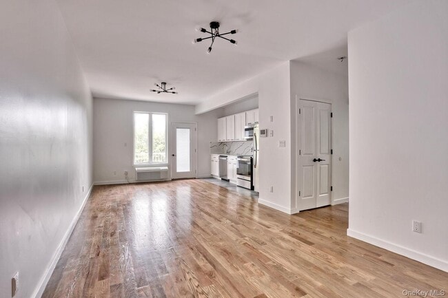 Photo - 962 US-9W Unit 208