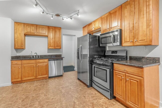 Building Photo - 918 N 26th St