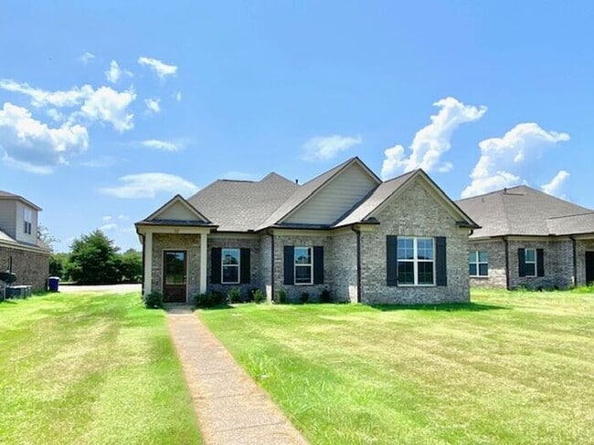 Now Leasing a 4-Bedroom 3 Bath Home In Som... - Now Leasing a 4-Bedroom 3 Bath Home In Som...