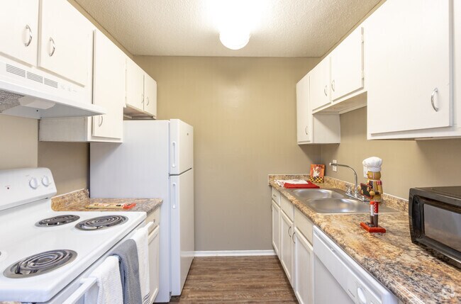 2BR, 2BA - 980SF