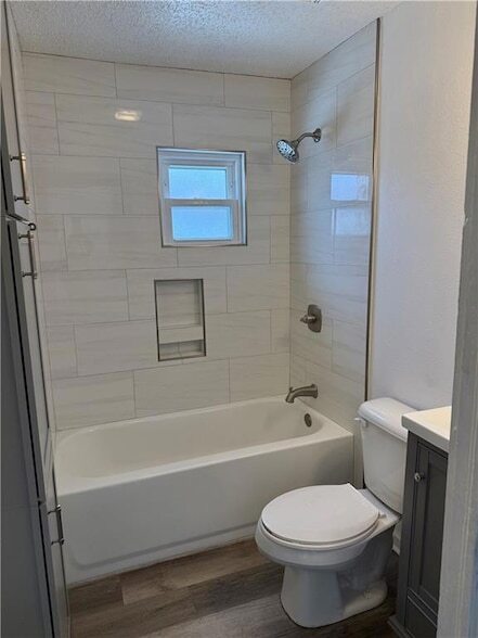 Photo - 8917 Apricot St