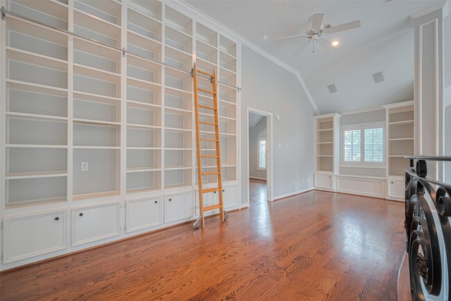5302 Fayette St