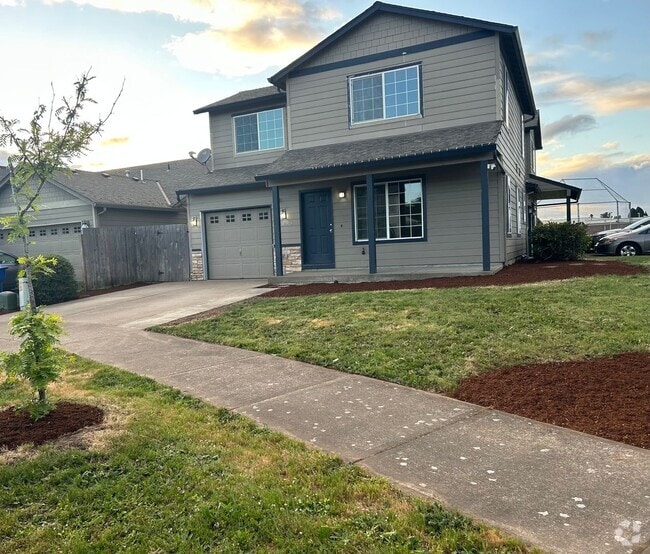 Building Photo - Benham Unit 4495Benham Rental