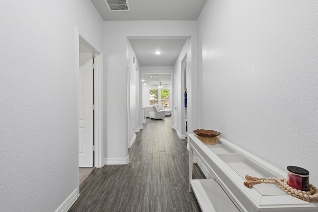 Photo - 127 Buttonwood Ct