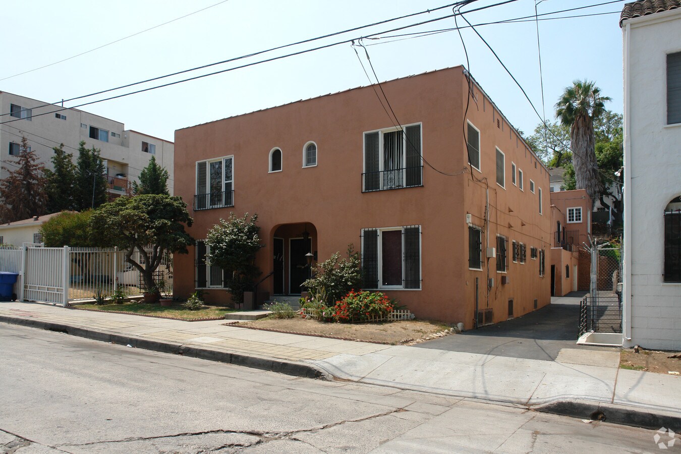 Photo - 2520 W 4th St Apartments
