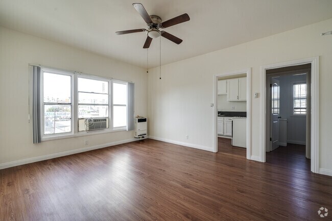 Building Photo - 1059 Normandie Ave Unit 301C Rental