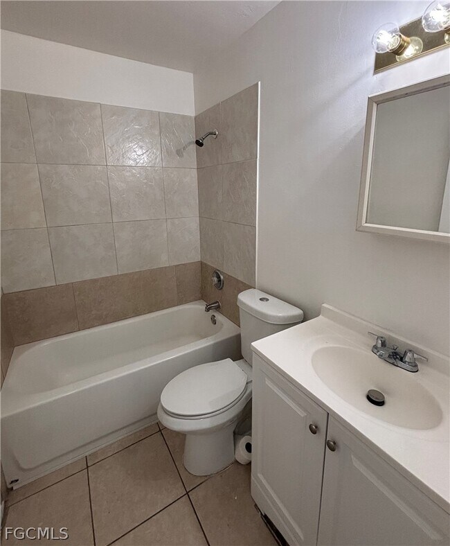 Photo - 704 SE 46th Ln