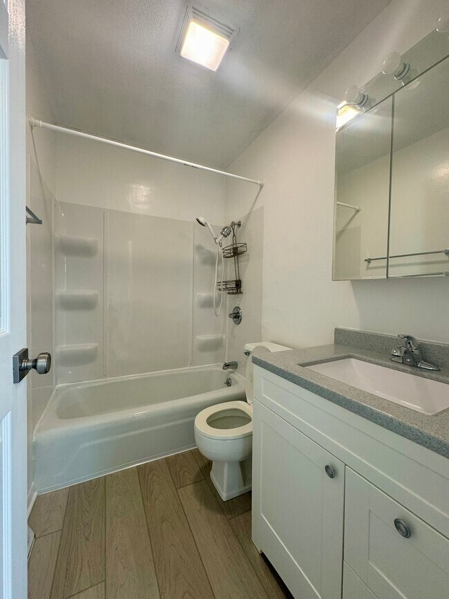 Photo - 407 West Adams Avenue