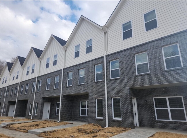 Photo - 2005 Franklin St