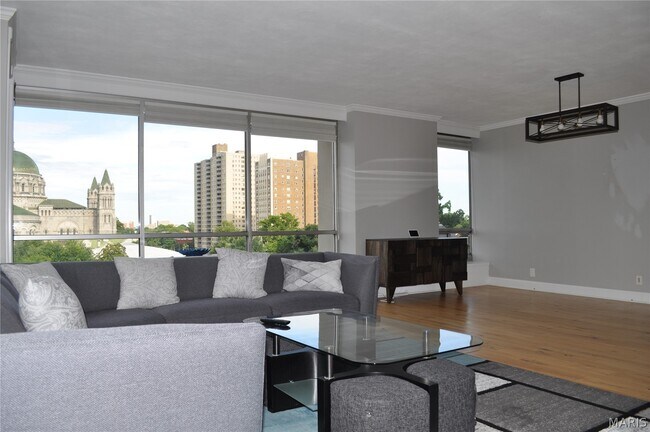 4501 Lindell Blvd Unit 4B