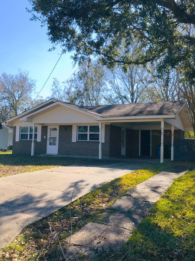 COMING SOON!! 3 Bedroom 1.5 Bathroom home ... - COMING SOON!! 3 Bedroom 1.5 Bathroom home ...