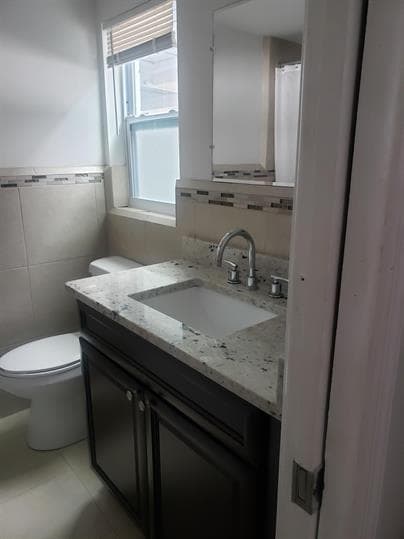 Photo - 122-3700 Haines Rd N