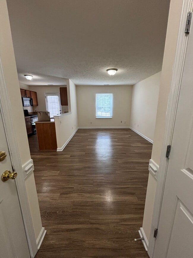 Photo - Available Now!  Limited time rent special....