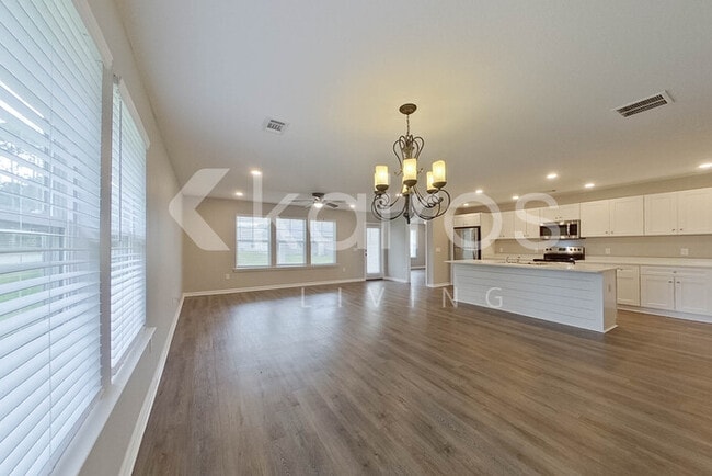 Photo - 11 Cottage Grove Dr