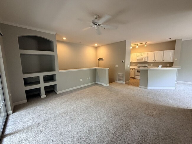 Building Photo - One Bedroom Villa in The Preserve at Indigo Run Unit 3711