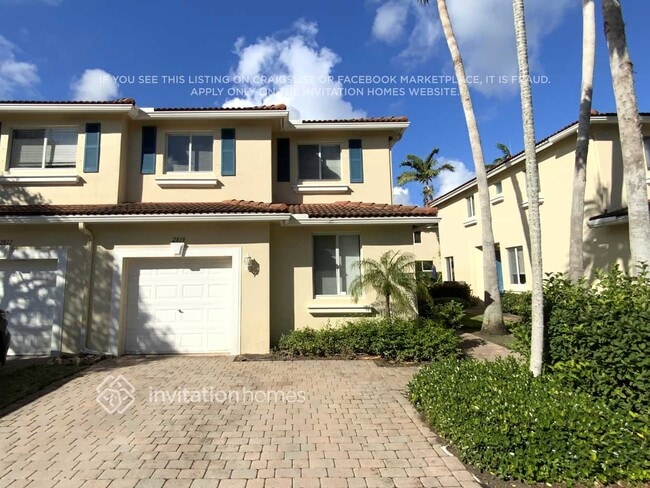 Building Photo - 2819 S Evergreen Cir