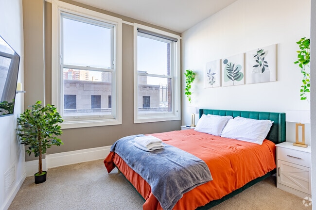 2BR, 1BA - 1105SF - Second Bedroom