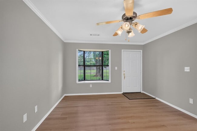 Building Photo - 3636 Greenacres Place Dr Unit 3636 Green Acres #60