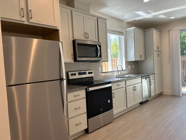 Photo - Coming soon! 2 bed 1 bath townhome with attached garage