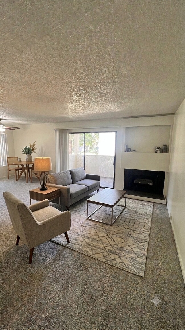 Photo - Governor's Square Apartments