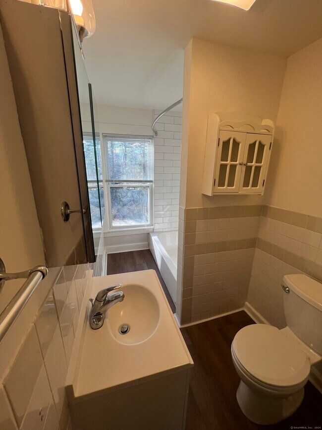 26 River Rd Apartment New Milford, CT