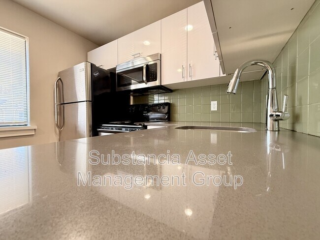 Photo - 2000 N Blackwelder Ave