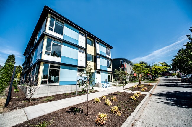 Pladhus Apartments