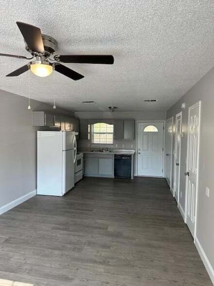 Photo - 4365 Ellis Cir NW