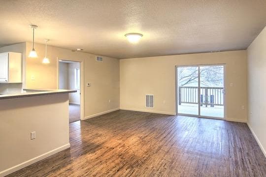 Building Photo - 3212 Brookside Dr Rental
