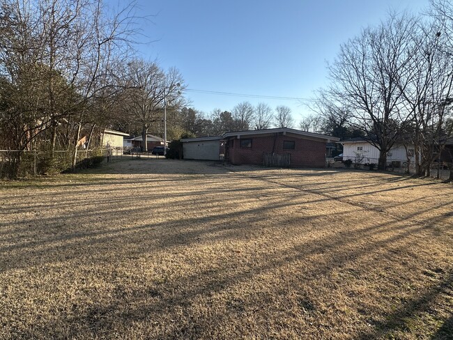 Photo - 1320 Lambard Dr
