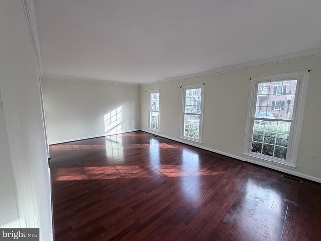 Photo - 5900 Parenham Way