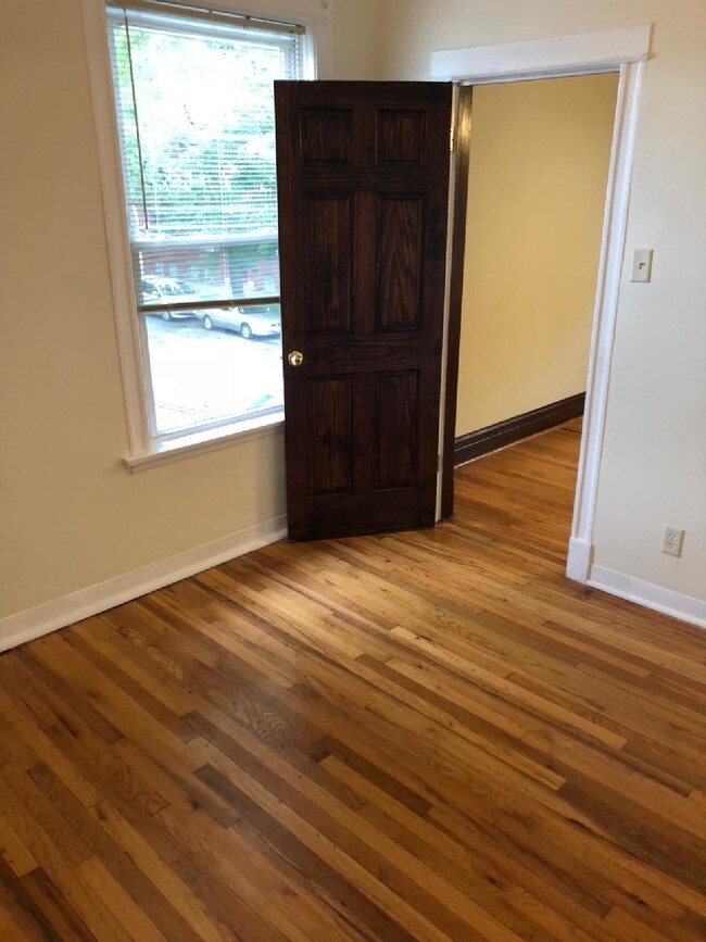 Photo - 3301 N Monticello Ave Unidad 2