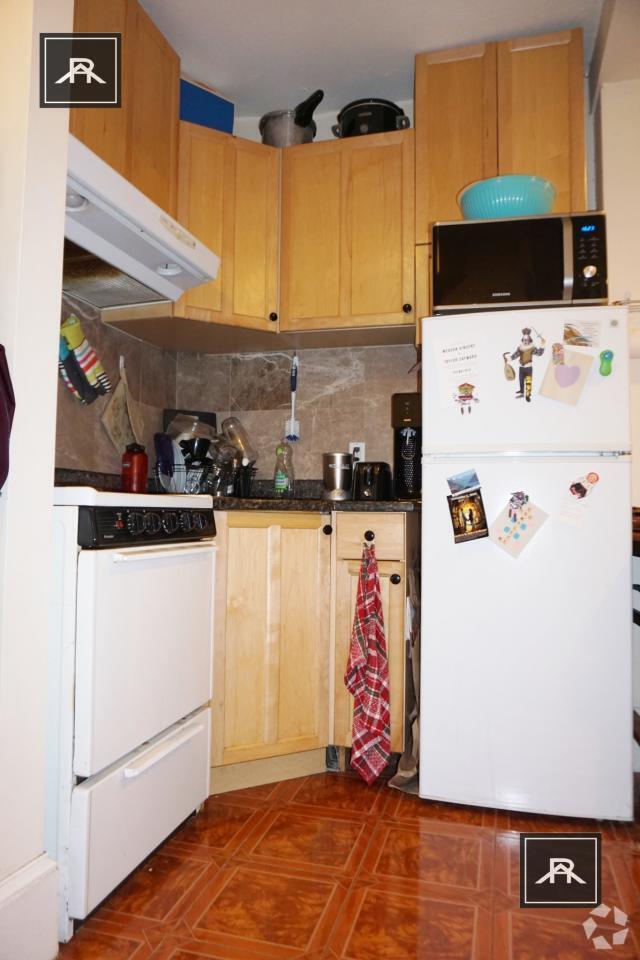 Building Photo - 1 bedroom in Brookline MA 02446 Unit 7 Rental
